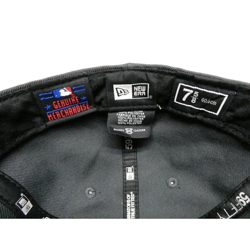 New Era New York Yankees Dark Grey Family‎ Crest Logo Hat 59Fifty Fitted 7 5/8